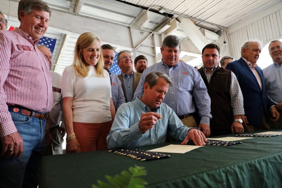 Kemp signs Freedom to Farm Act